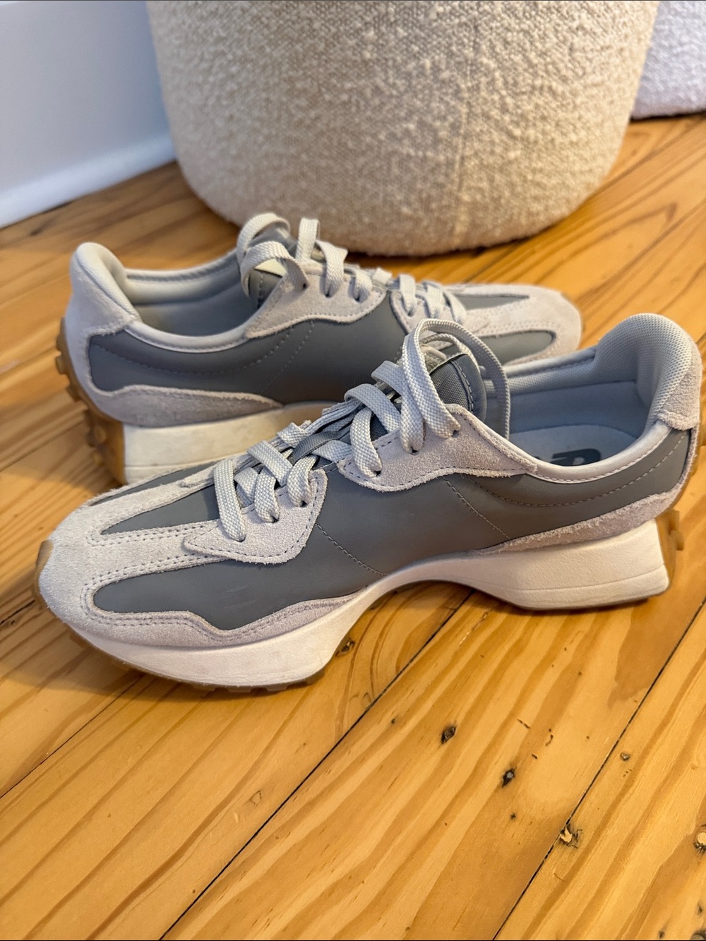 Women’s Gray New Balance 327 - Picture 5 of 9